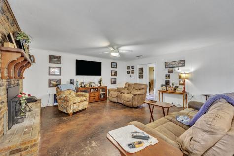 9822 Nasturtium Road Ore City TX 75683