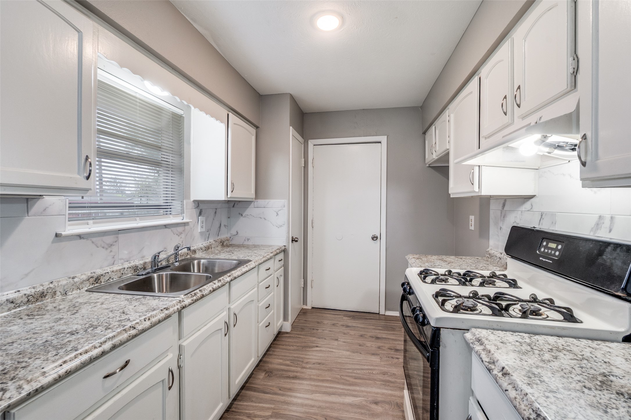 3336 Pacesetter Drive Dallas TX 75241