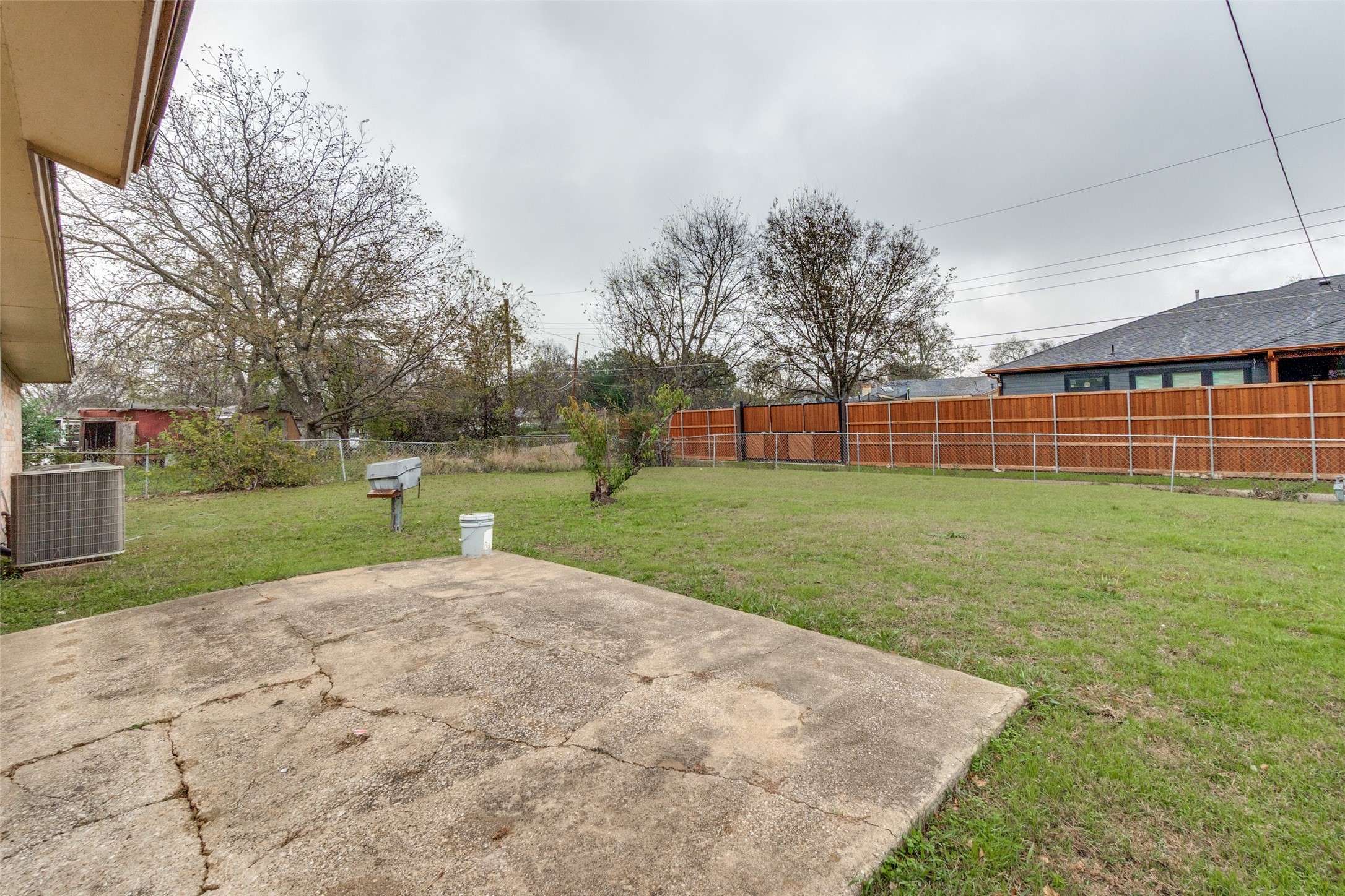 3336 Pacesetter Drive Dallas TX 75241