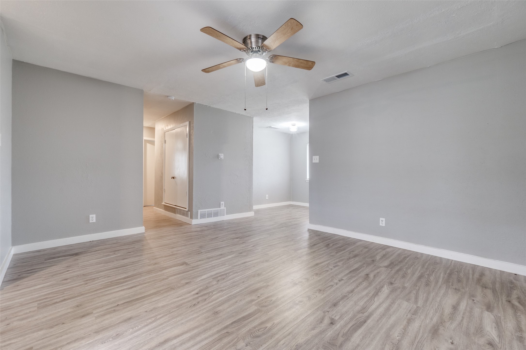 3336 Pacesetter Drive Dallas TX 75241