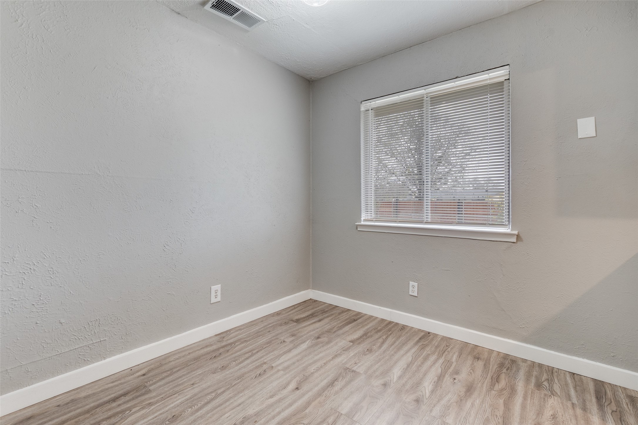 3336 Pacesetter Drive Dallas TX 75241
