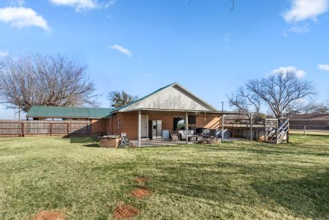 1137 Us Highway 82 W Seymour TX 76380
