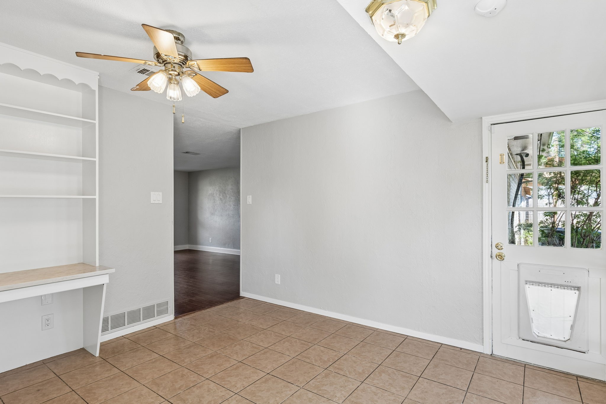 2016 Meadow Lark Irving TX 75060