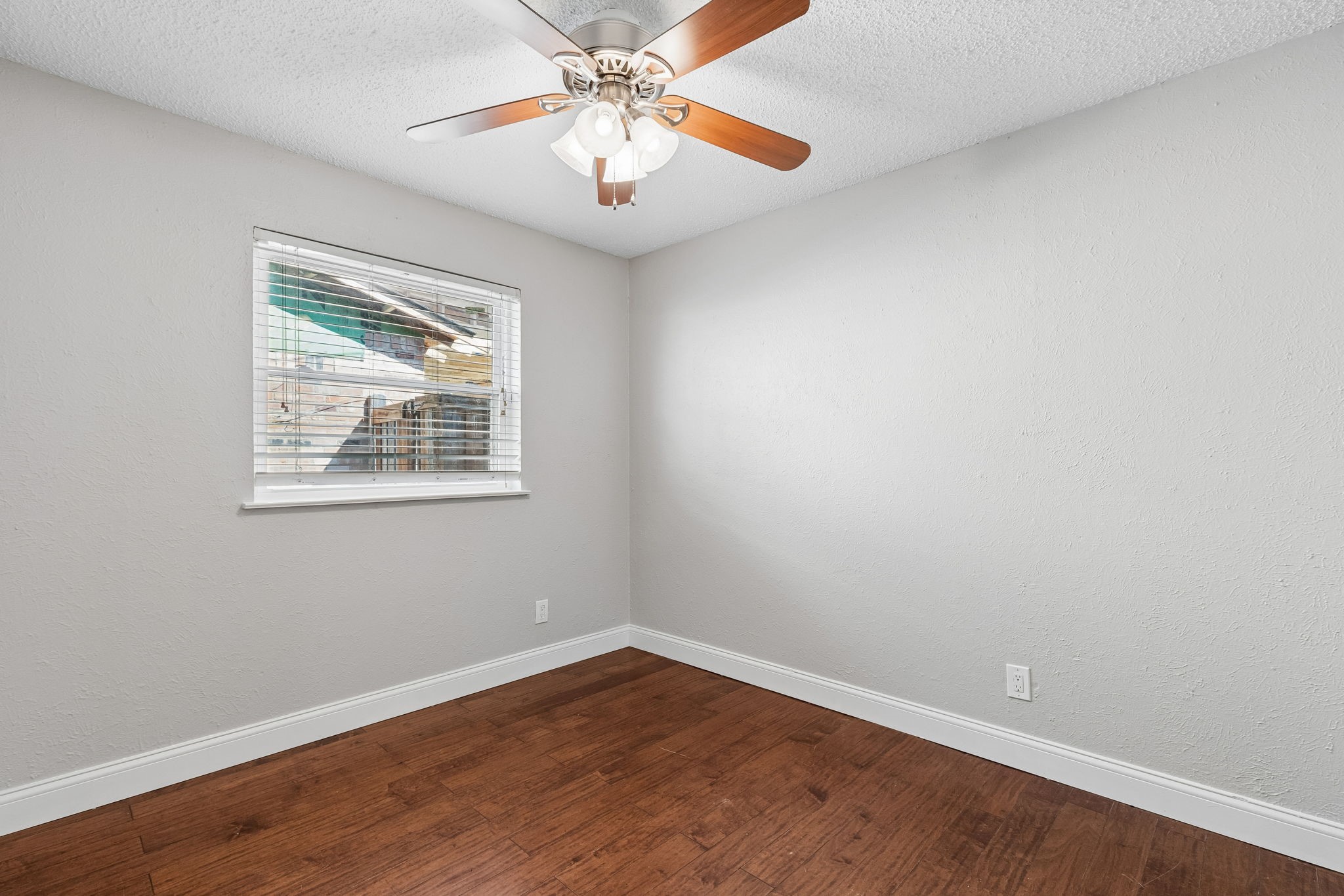 2016 Meadow Lark Irving TX 75060