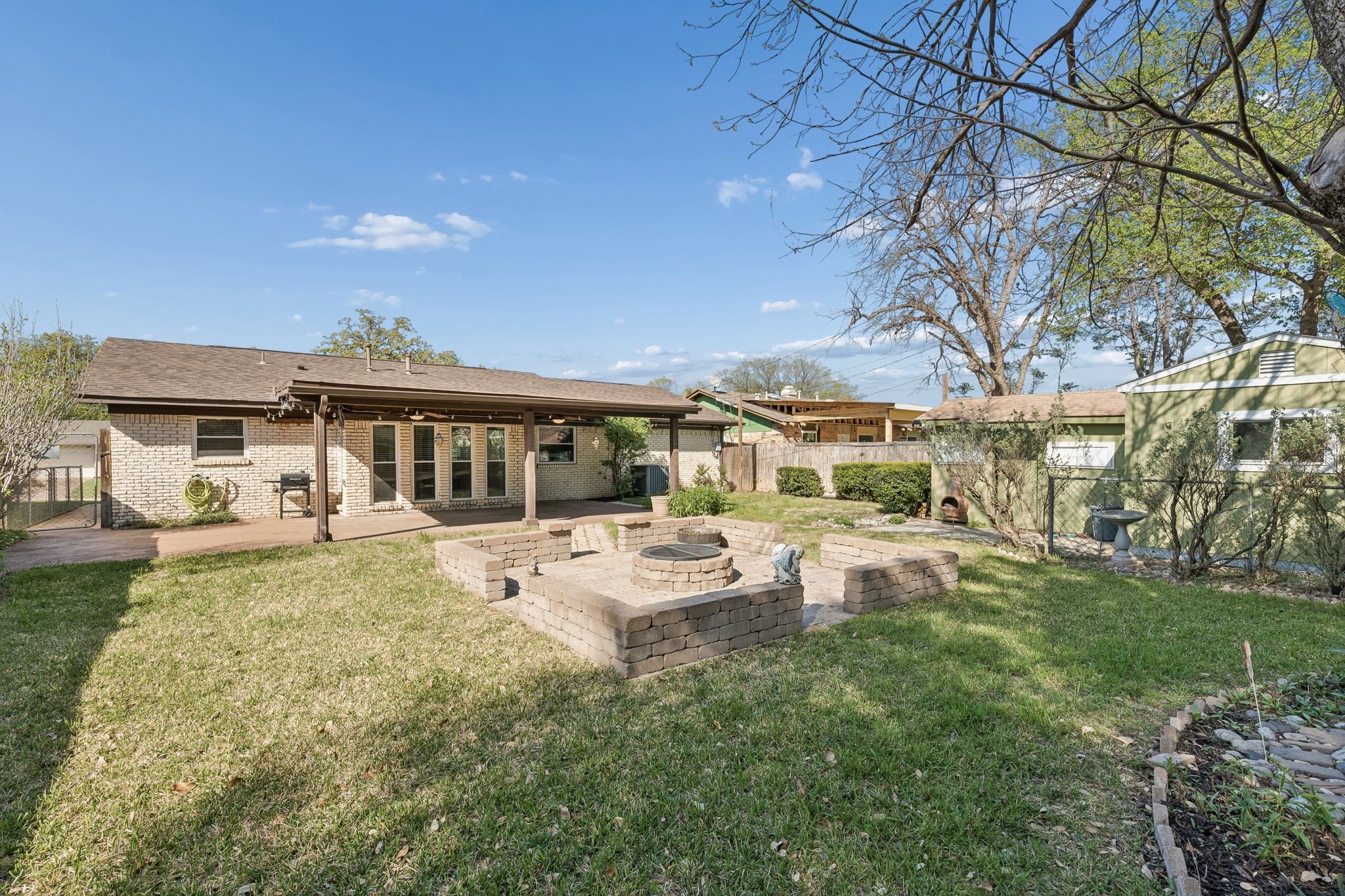 2016 Meadow Lark Irving TX 75060