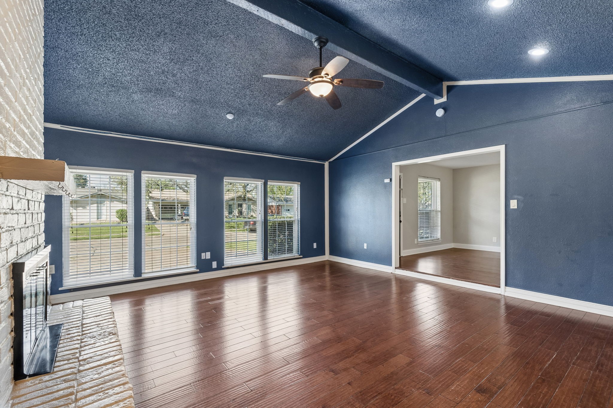 2016 Meadow Lark Irving TX 75060