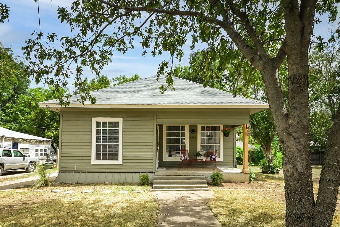 306 N Walnut Street Cleburne TX 76033