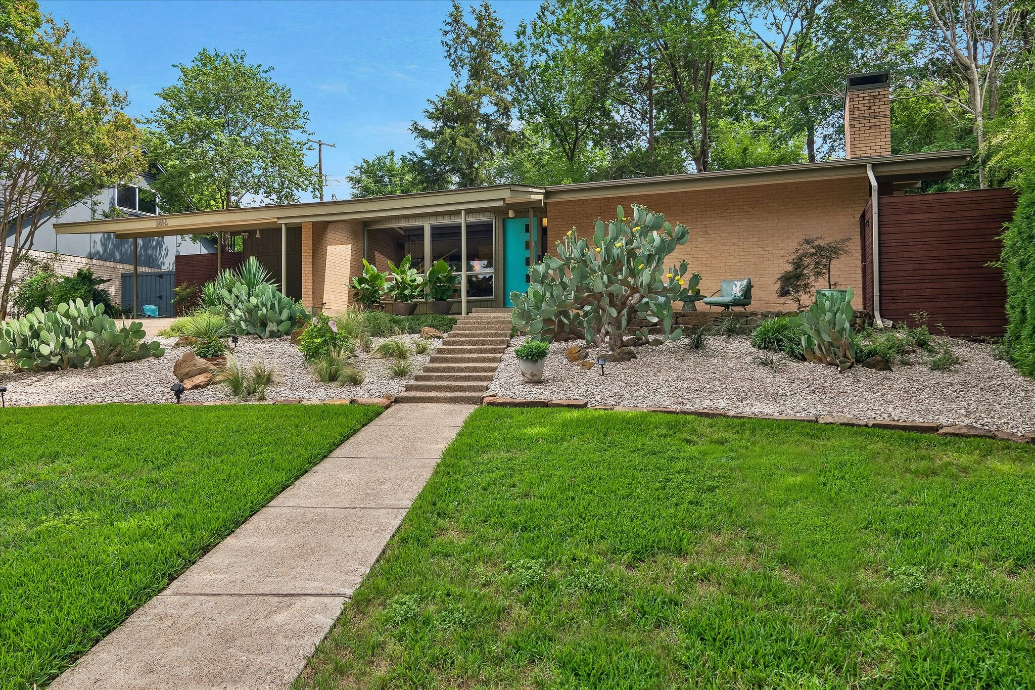 2816 Ilahe Drive Dallas TX 75233