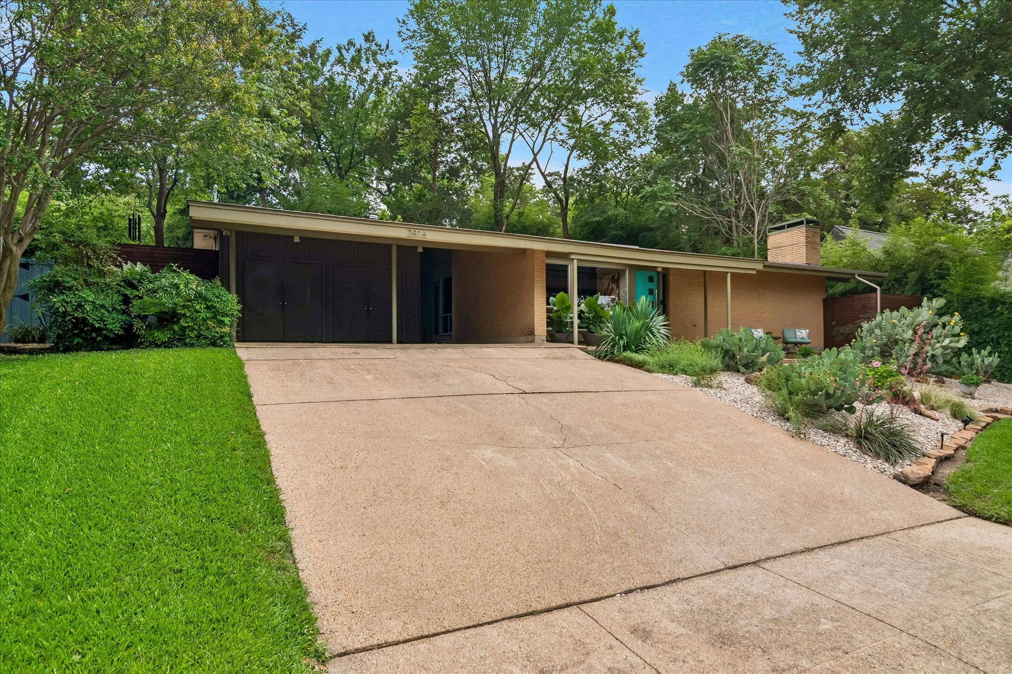 2816 Ilahe Drive Dallas TX 75233
