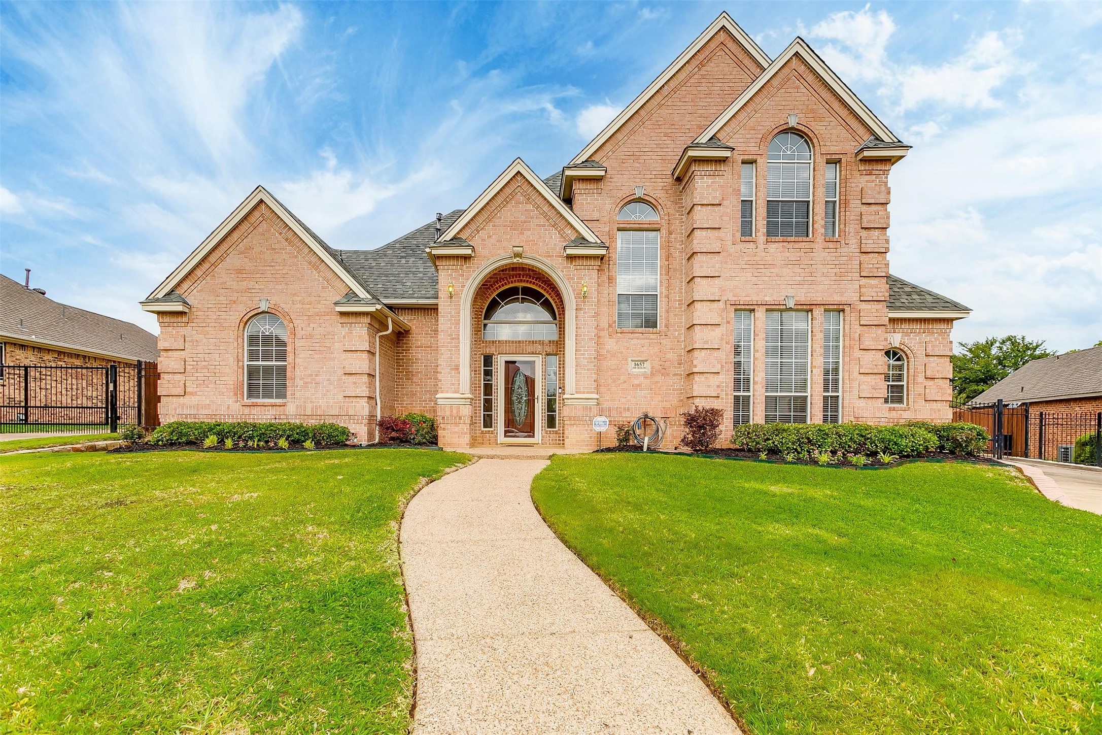 1657 Oak Creek Drive Hurst TX 76054