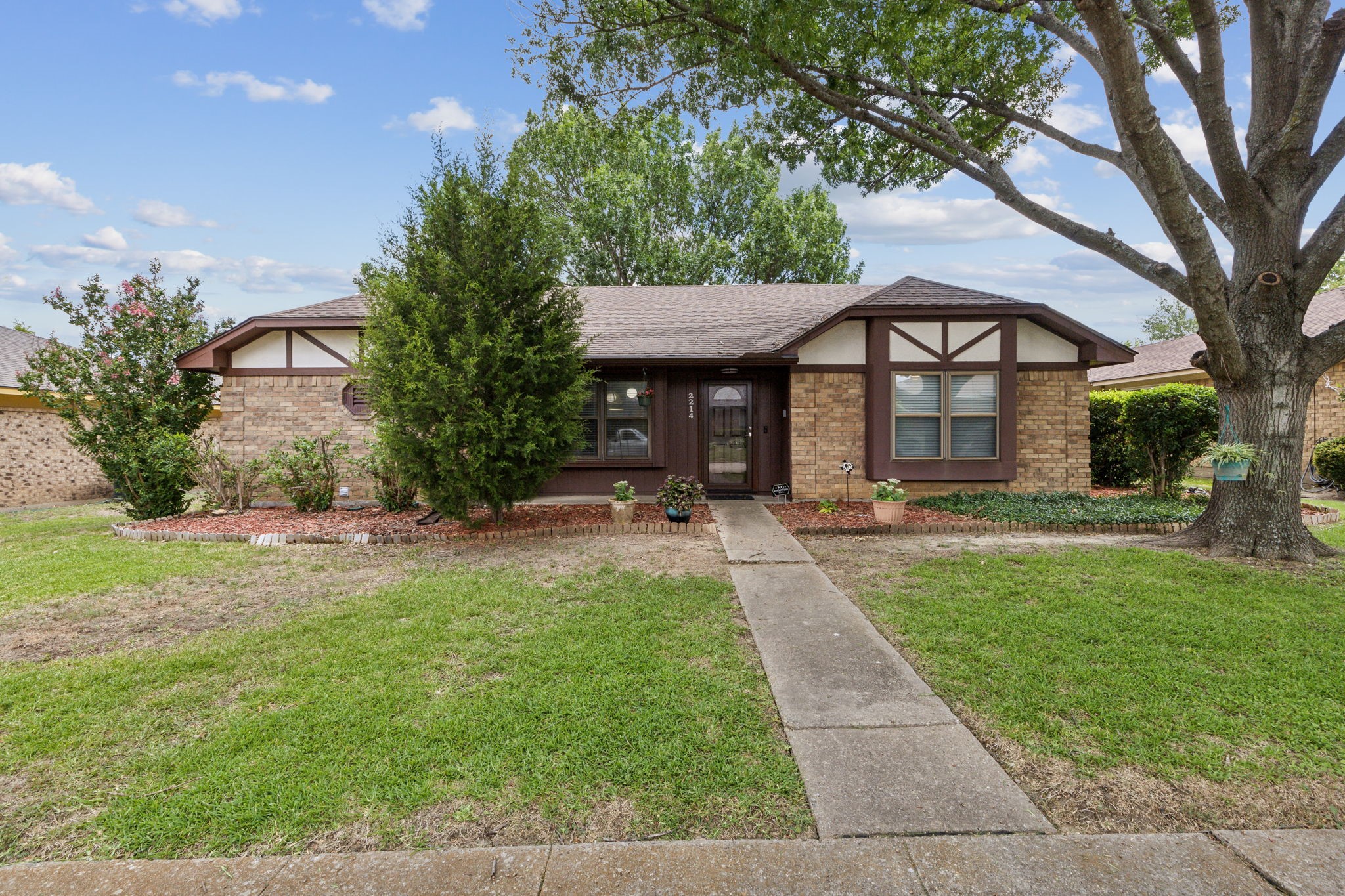 2214 Clearhaven Drive Garland TX 75040