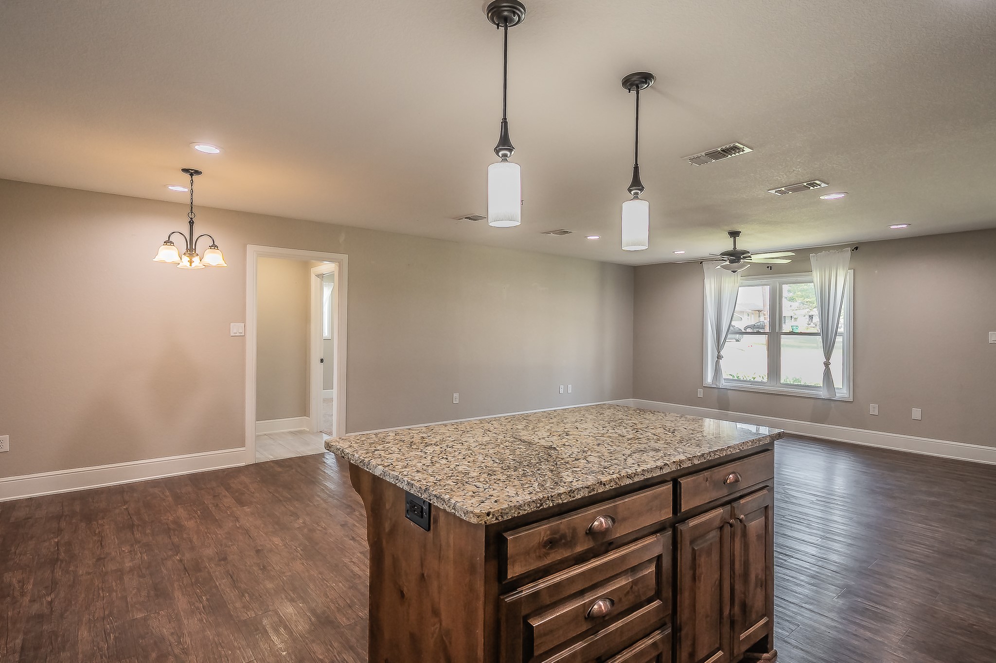 302 E Washington Street Alvord TX 76225