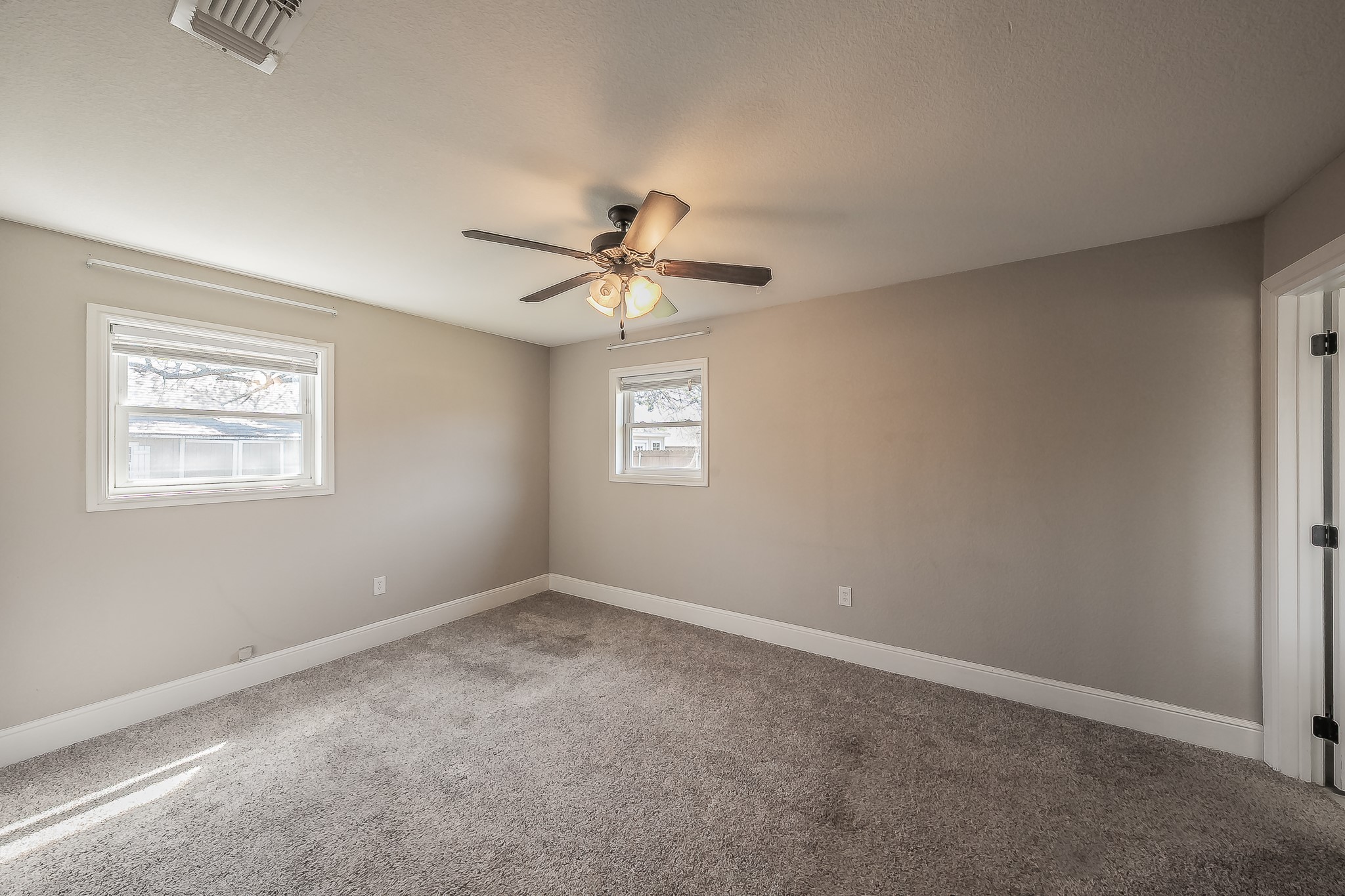 302 E Washington Street Alvord TX 76225