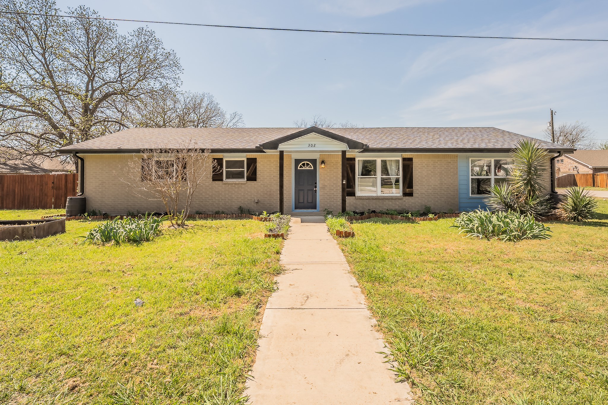 302 E Washington Street Alvord TX 76225