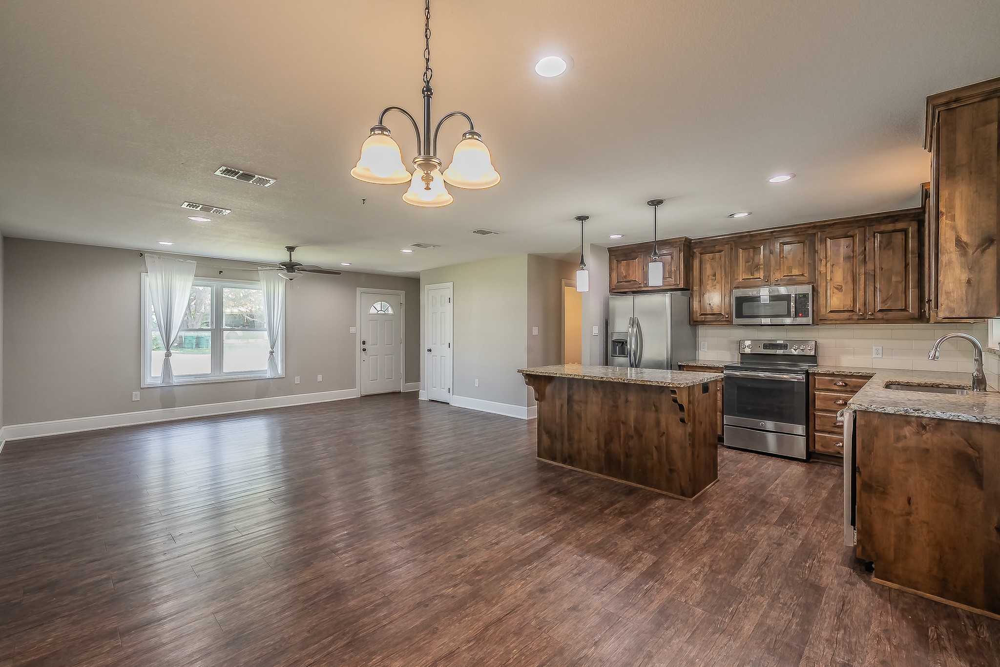 302 E Washington Street Alvord TX 76225