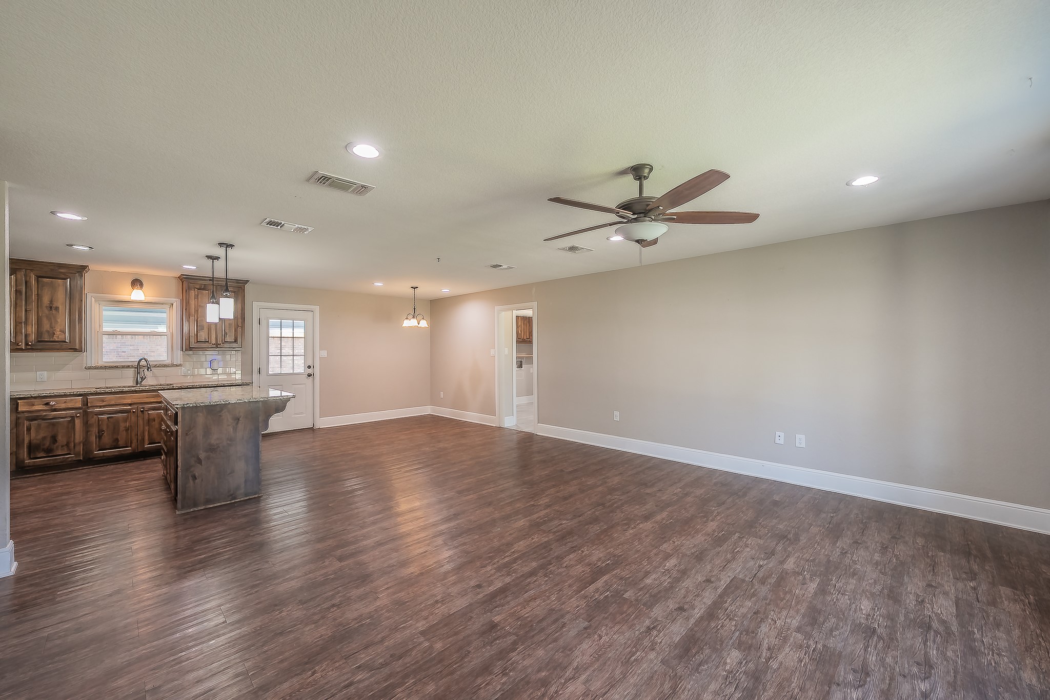 302 E Washington Street Alvord TX 76225