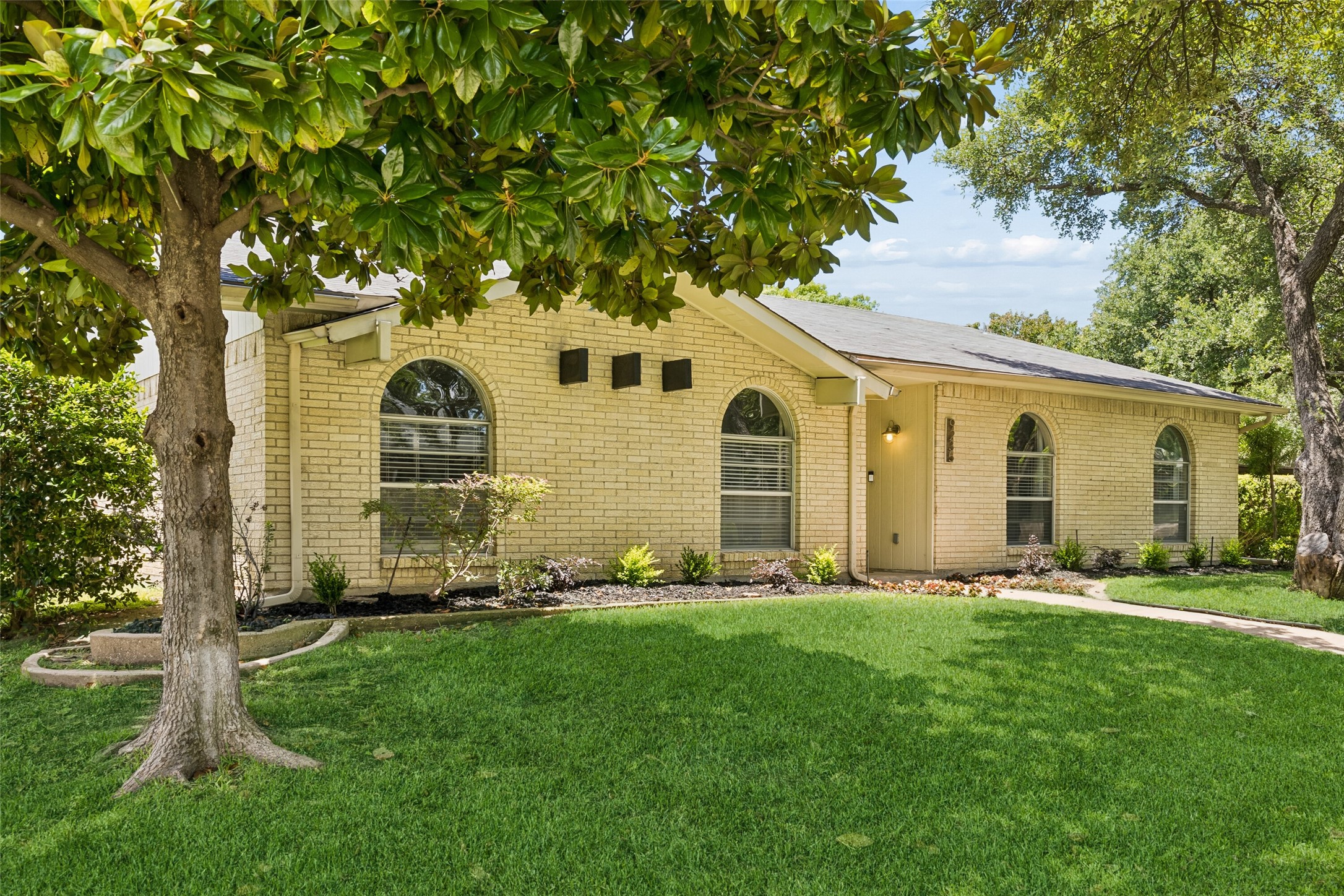 9235 Rolling Rock Lane Dallas TX 75238