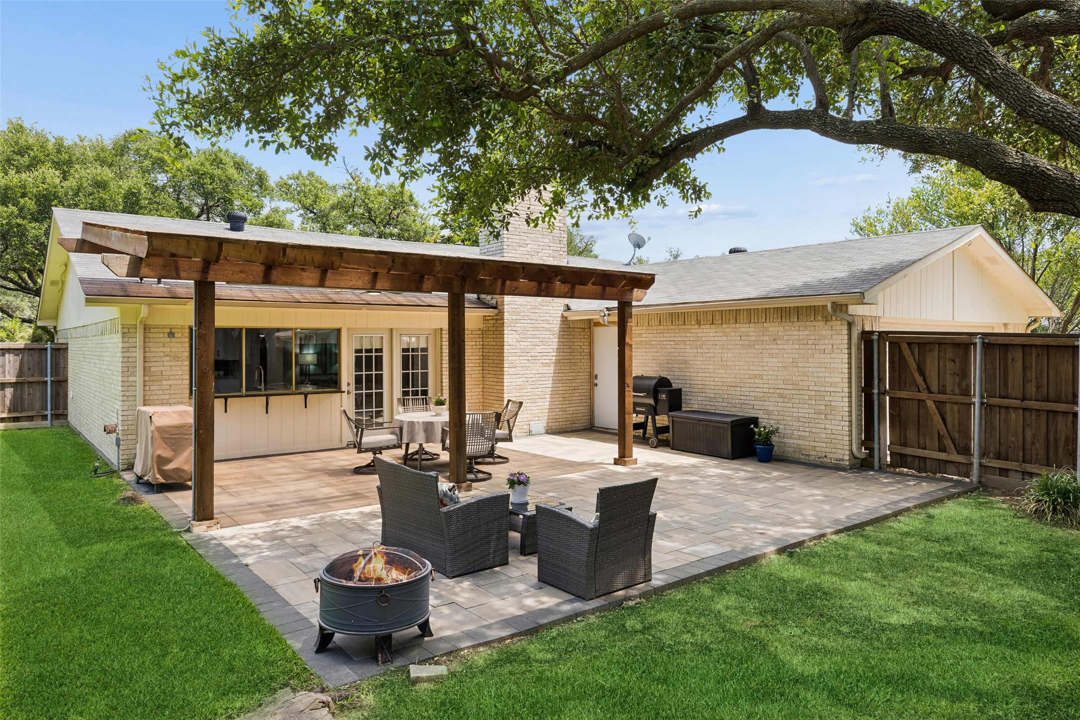 9235 Rolling Rock Lane Dallas TX 75238