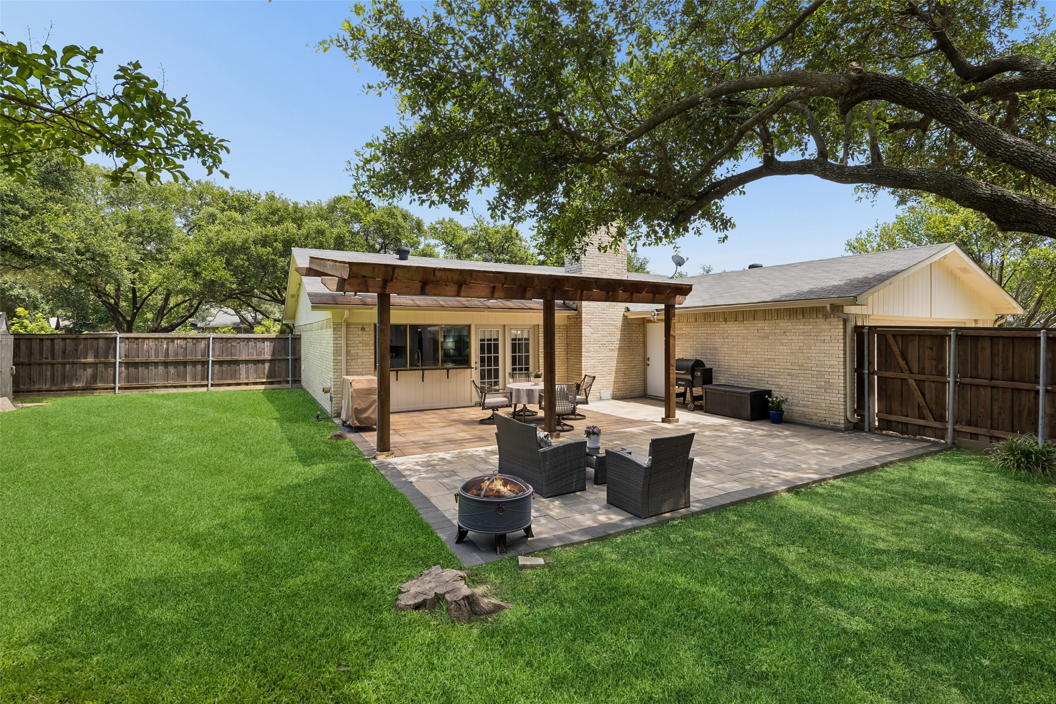 9235 Rolling Rock Lane Dallas TX 75238