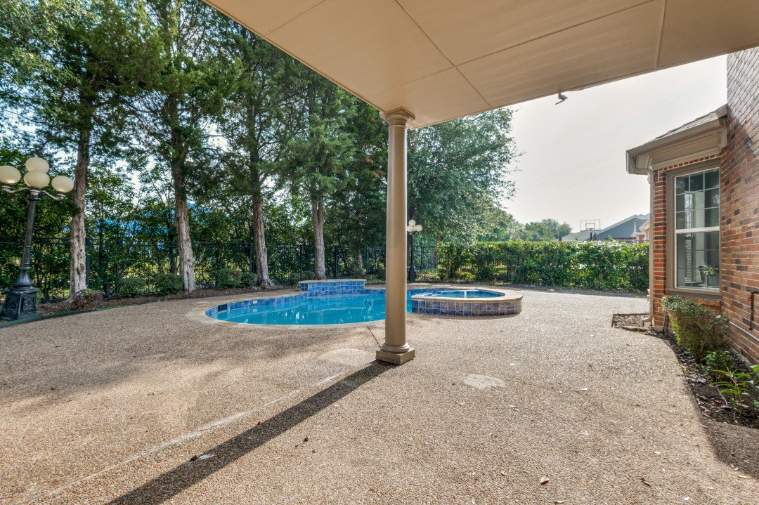 1813 Countryside Carrollton TX 75007