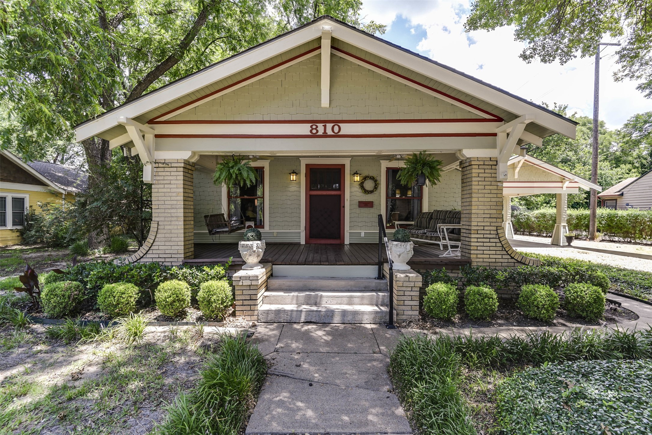 810 N Preston Street Ennis TX 75119
