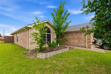 612 Owen Trail Grand Prairie TX 75051