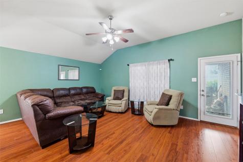 612 Owen Trail Grand Prairie TX 75051
