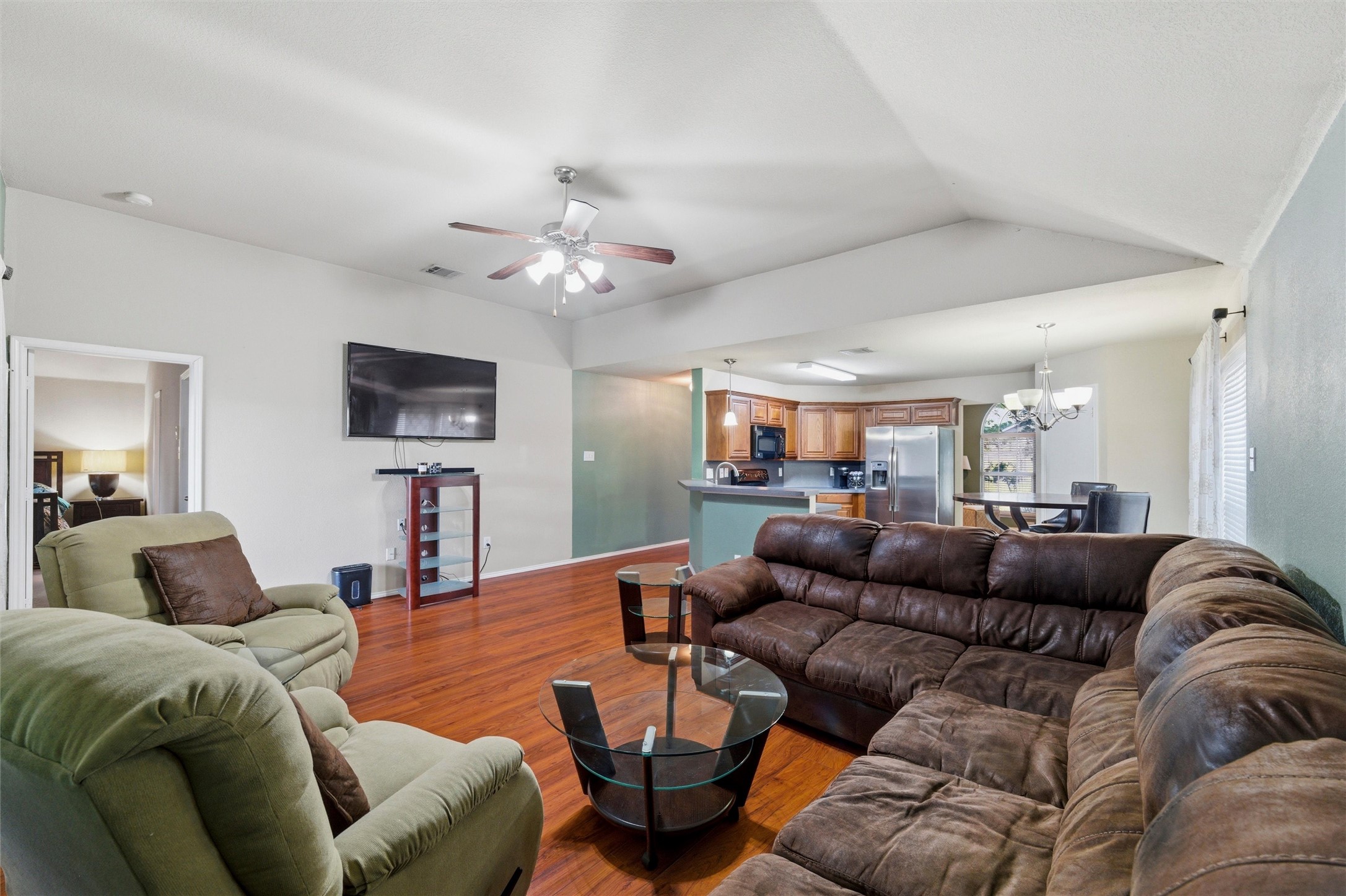 612 Owen Trail Grand Prairie TX 75051