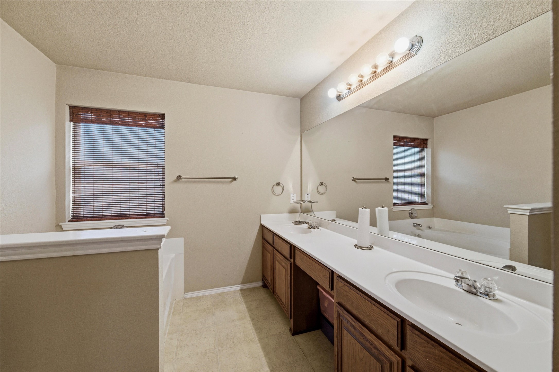 612 Owen Trail Grand Prairie TX 75051