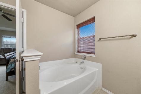 612 Owen Trail Grand Prairie TX 75051