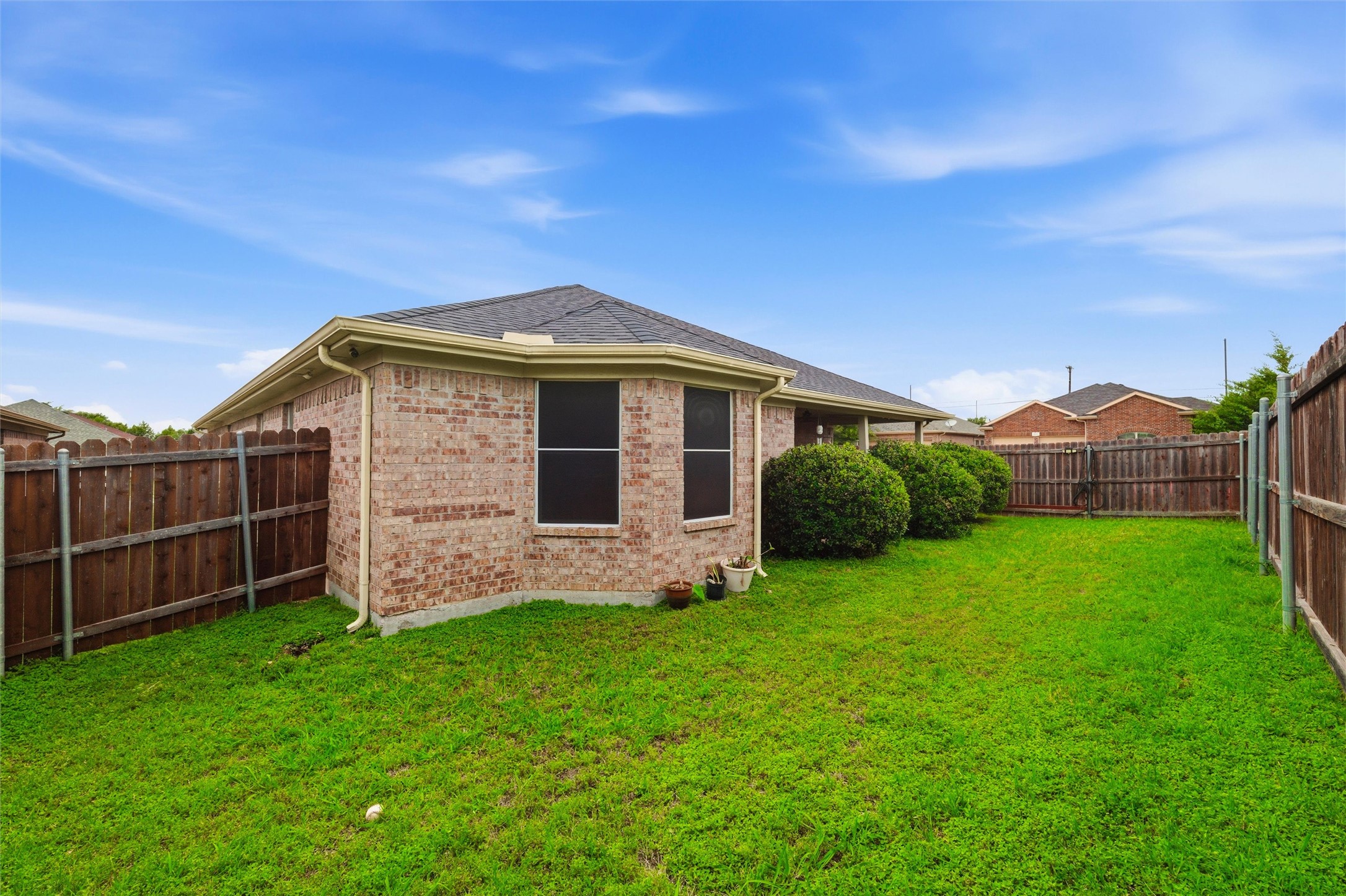612 Owen Trail Grand Prairie TX 75051