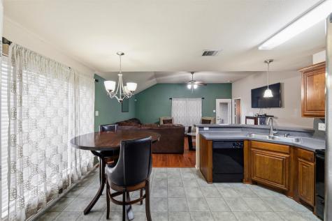 612 Owen Trail Grand Prairie TX 75051