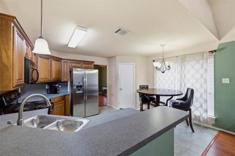 612 Owen Trail Grand Prairie TX 75051