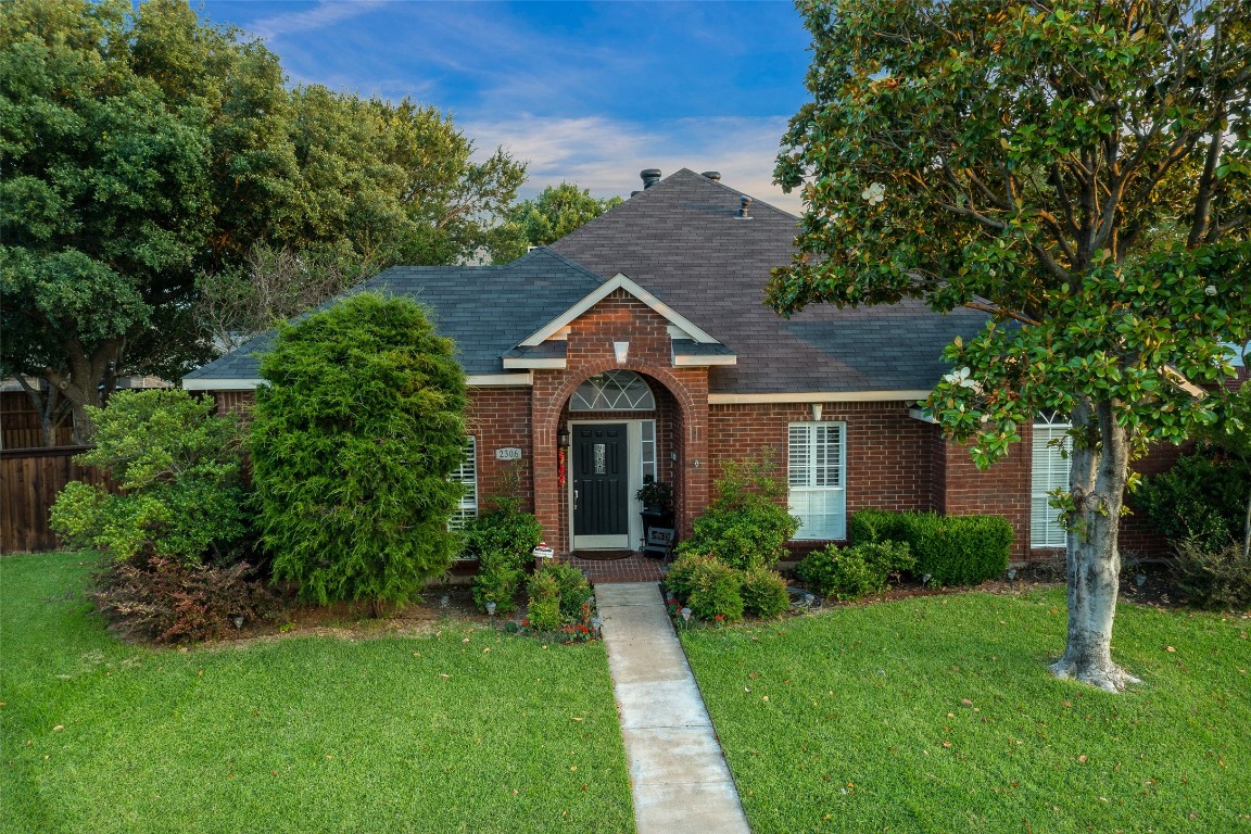 2306 Arrowcrest Court Garland TX 75044
