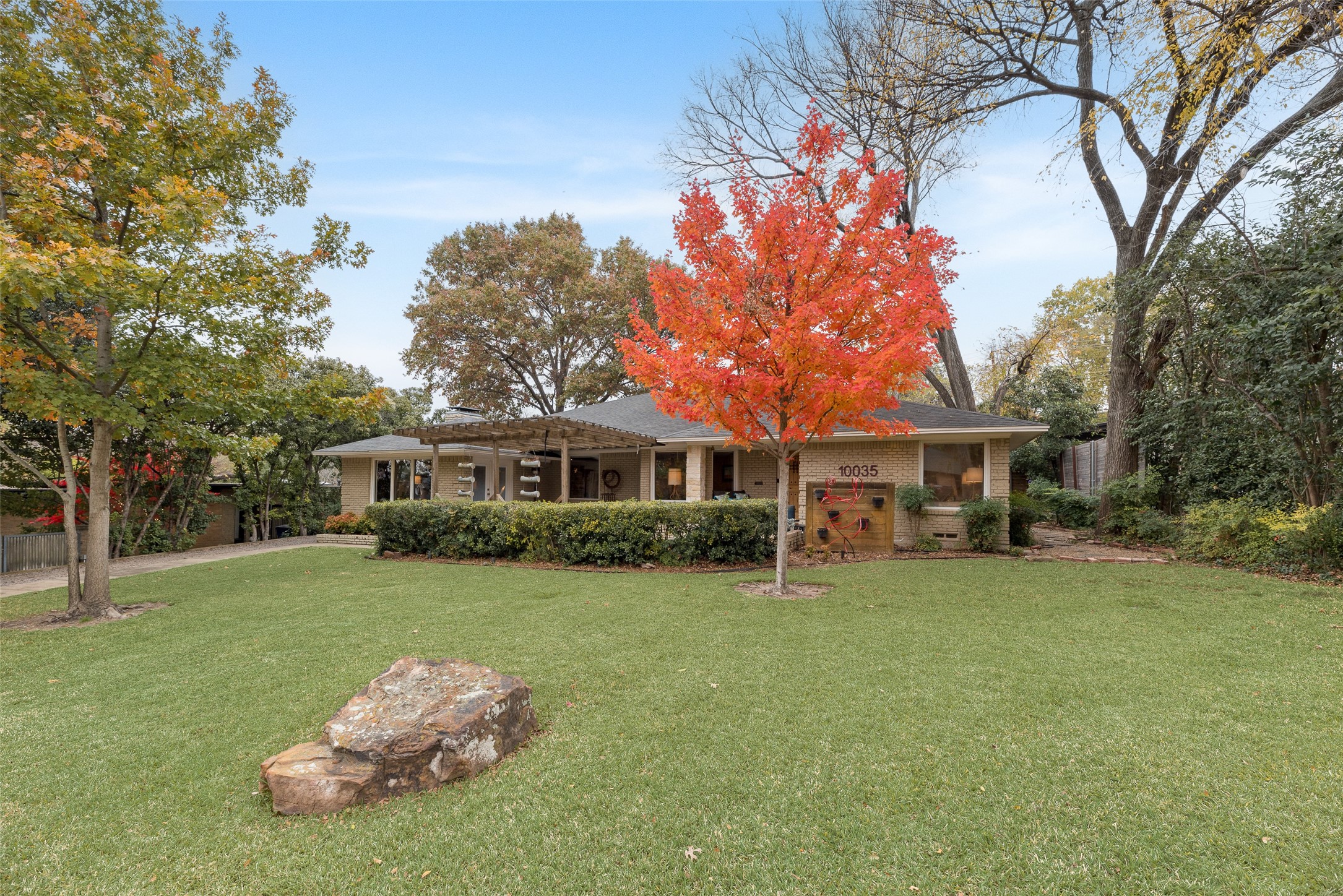 10035 Woodgrove Drive Dallas TX 75218