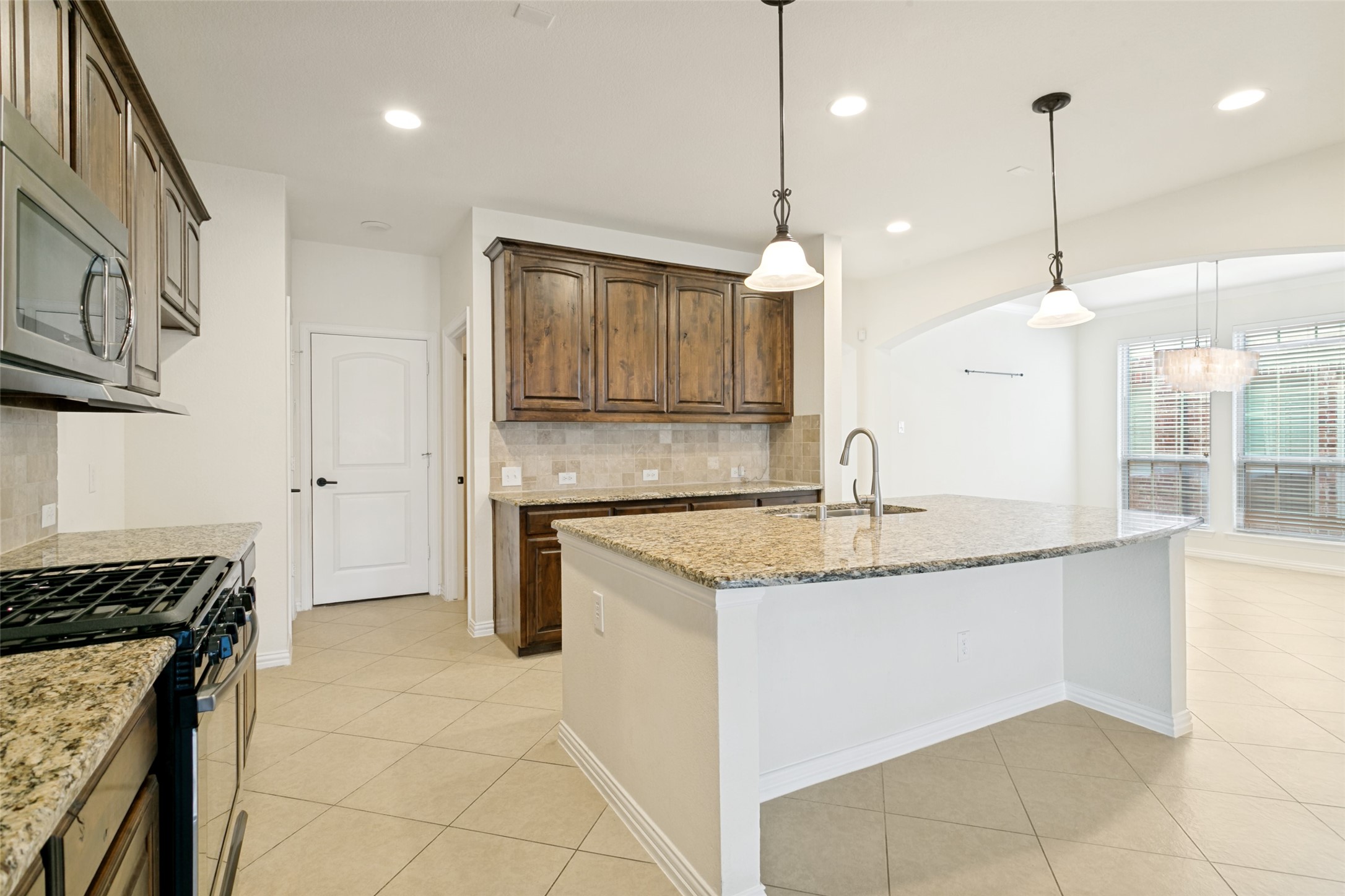 412 Eastland Drive Lewisville TX 75056