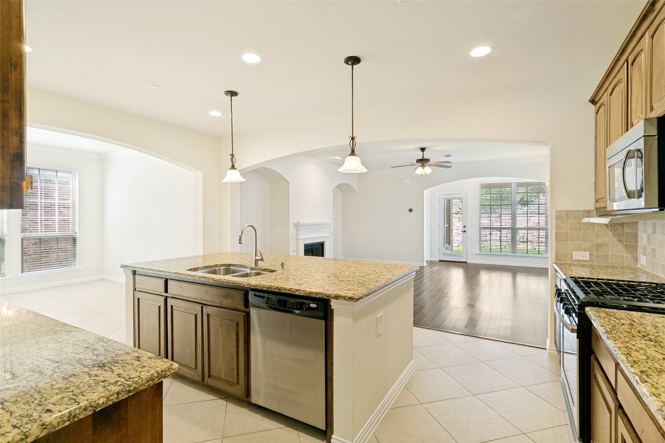 412 Eastland Drive Lewisville TX 75056