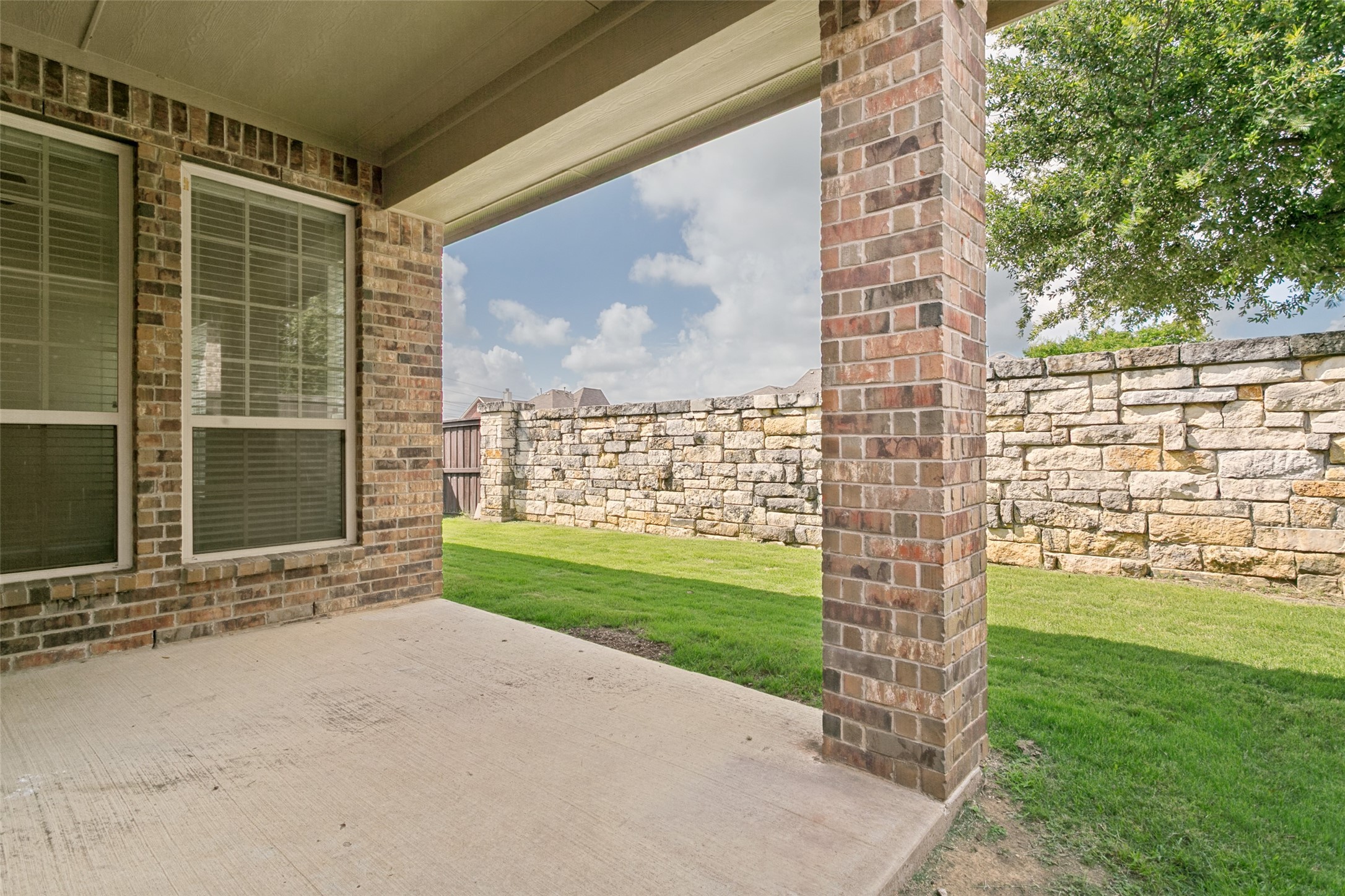 412 Eastland Drive Lewisville TX 75056