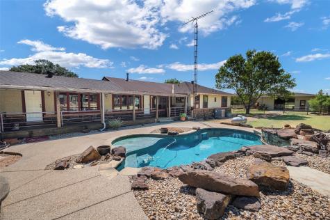 469 Springs Road Valley View TX 76272