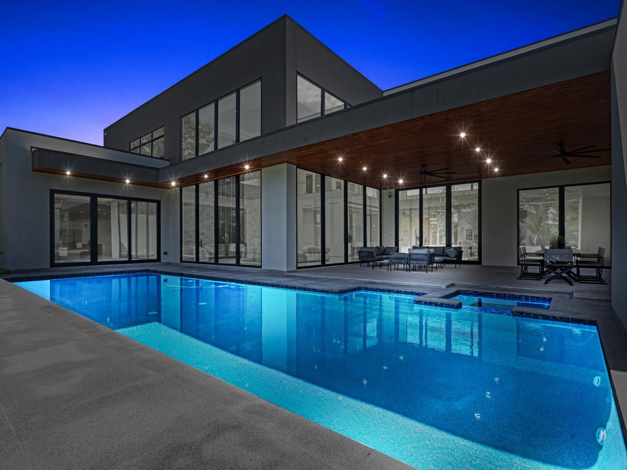 Dallas TX, 4625 Walnut Hill Lane