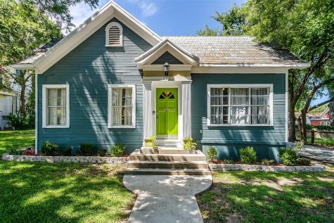 208 W Columbia Street Weatherford TX 76086