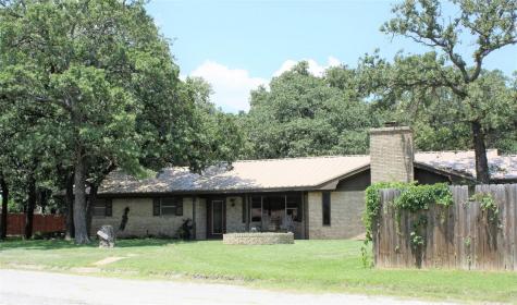 186 Tanglewood Street Bowie TX 76230