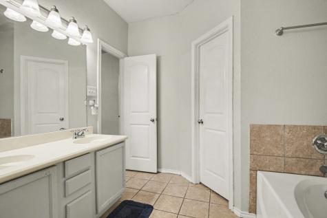 303 Stonegate Boulevard Alvarado TX 76009
