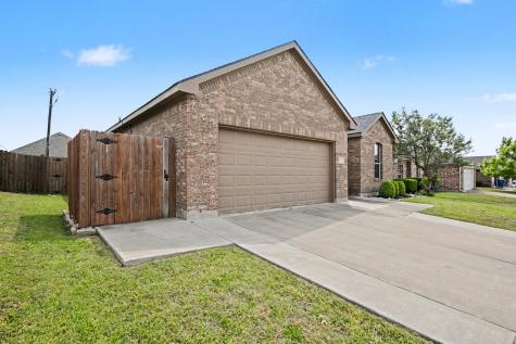 303 Stonegate Boulevard Alvarado TX 76009