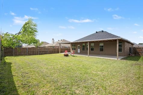 303 Stonegate Boulevard Alvarado TX 76009