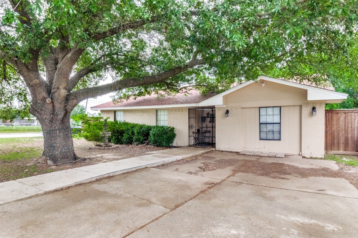 4200 Arborcrest Drive Balch Springs TX 75180