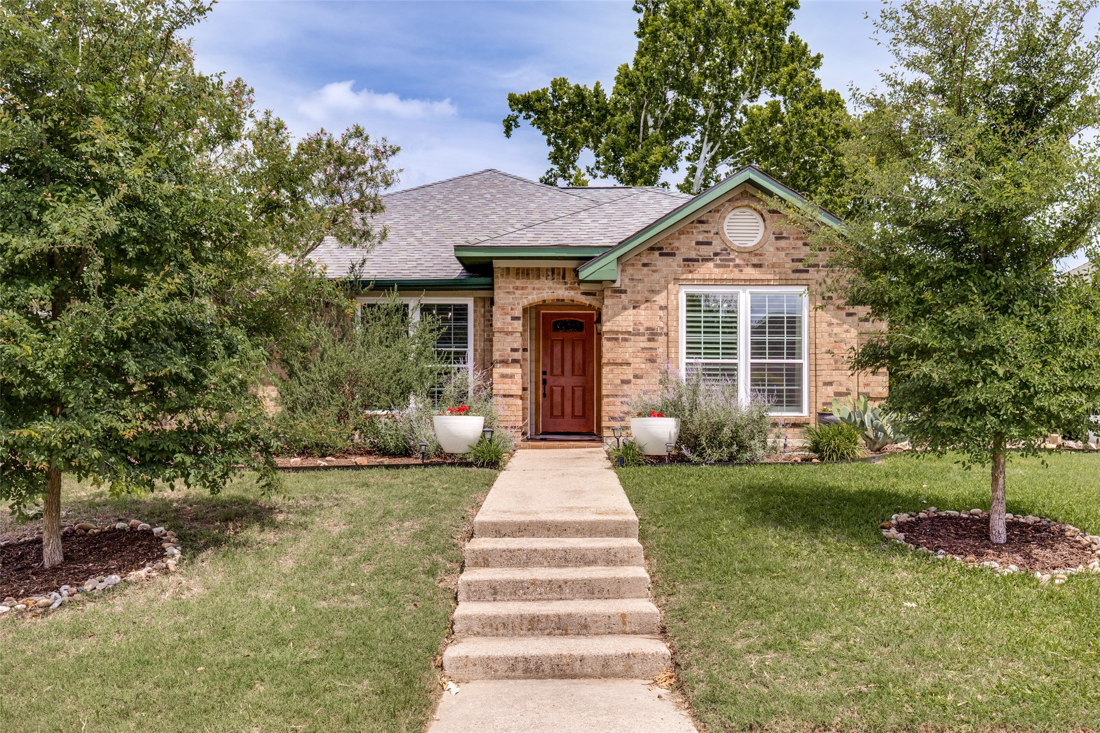 2248 Nob Hill Carrollton TX 75006