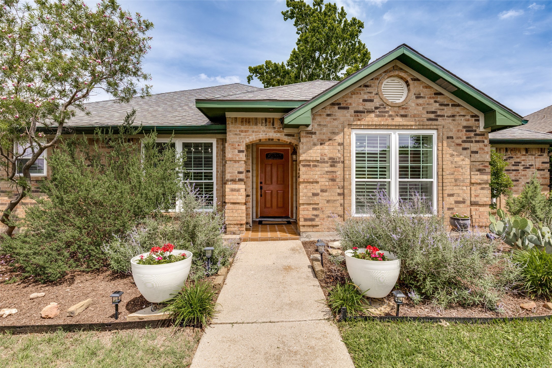 2248 Nob Hill Carrollton TX 75006