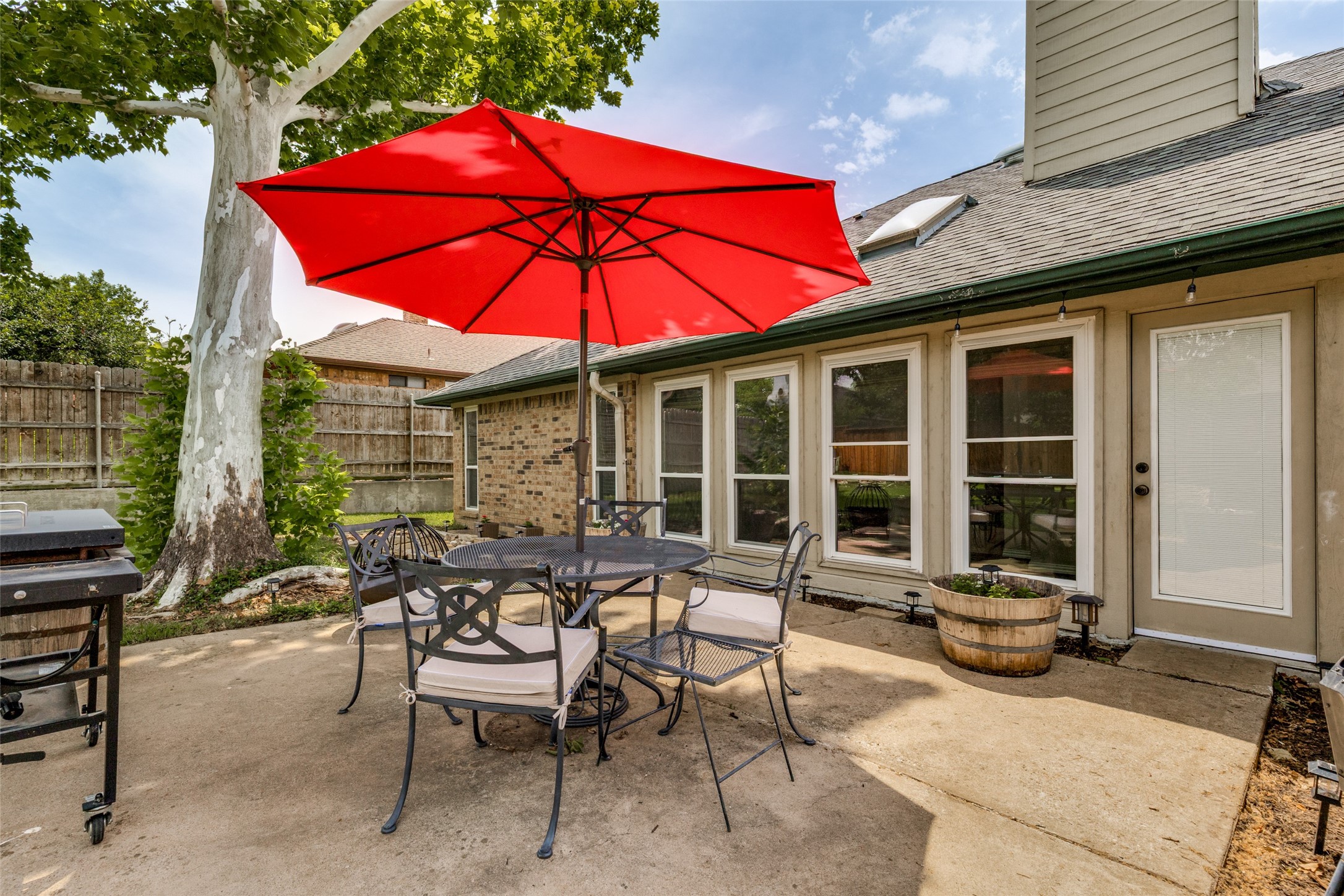 2248 Nob Hill Carrollton TX 75006