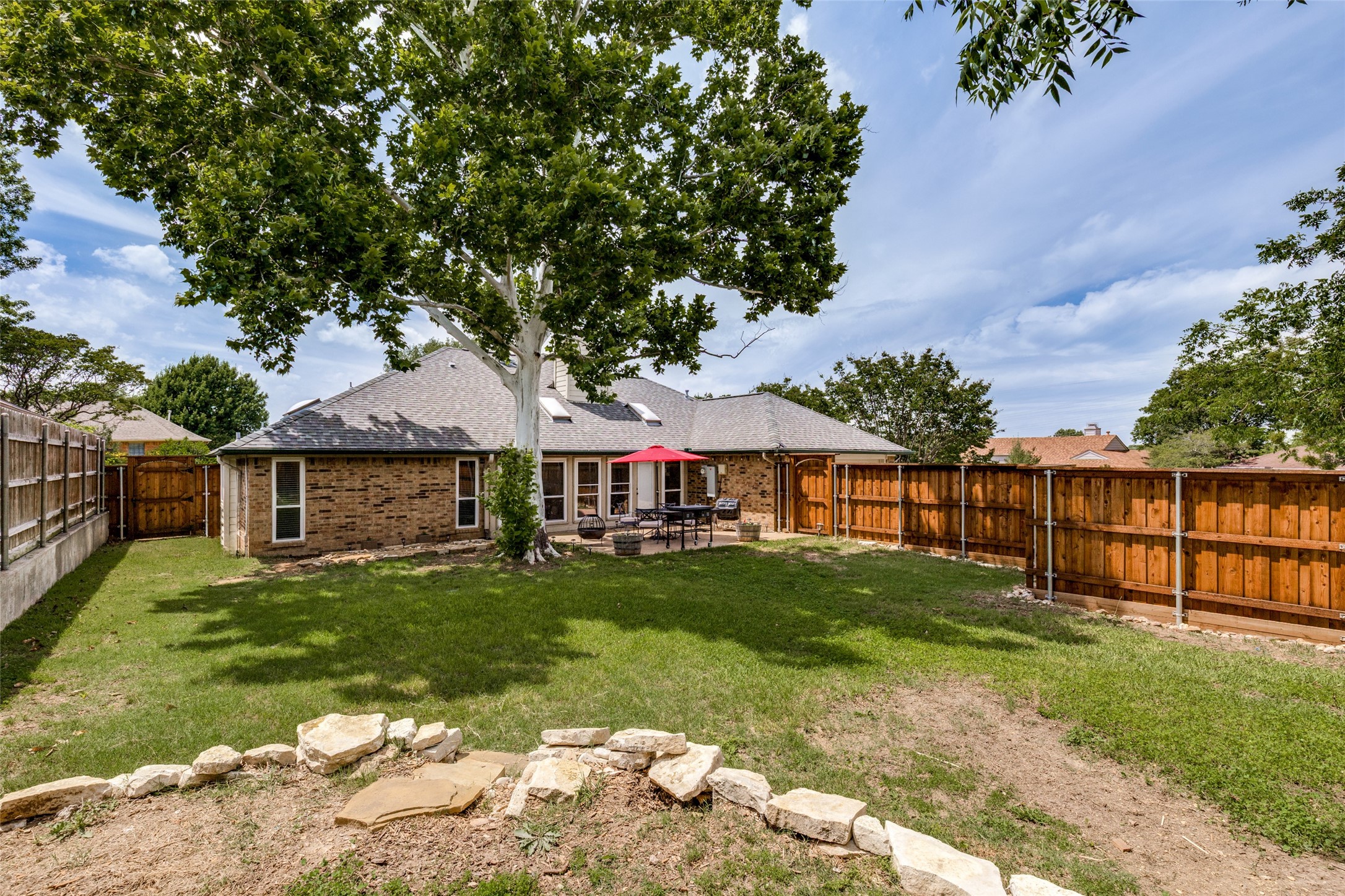 2248 Nob Hill Carrollton TX 75006